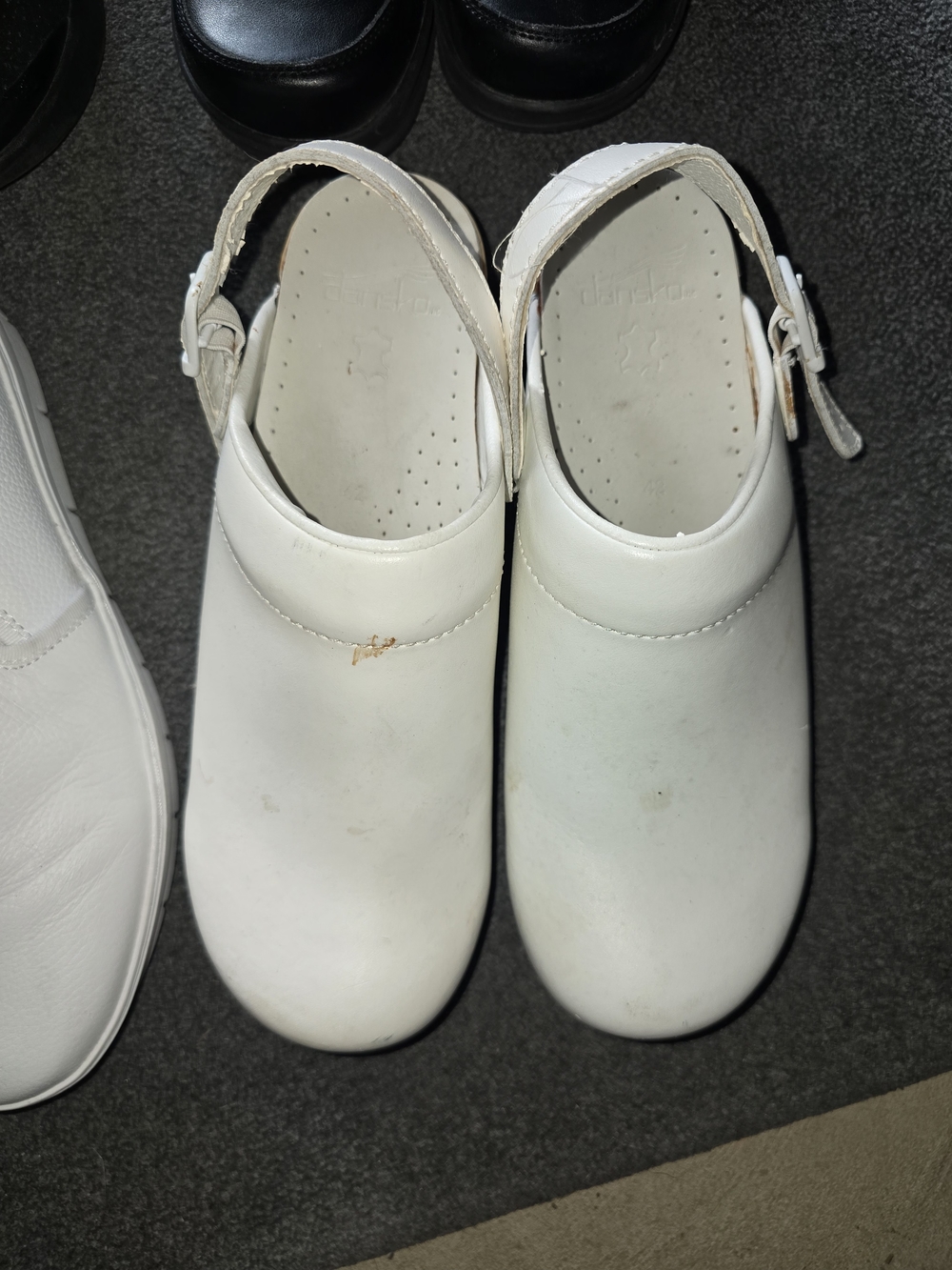 Dansko Nursing Clog Shoes, sz 42 EU*